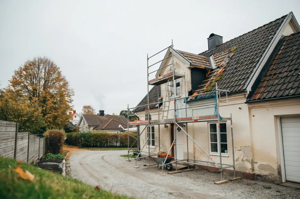 s ker renovering p h jden s lyckas du med att hyra och montera byggst llning hemma
